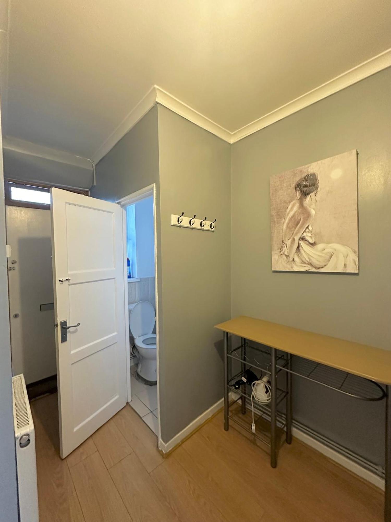 1 Bedroom Flat In Whitechapel, Londyn Zewnętrze zdjęcie