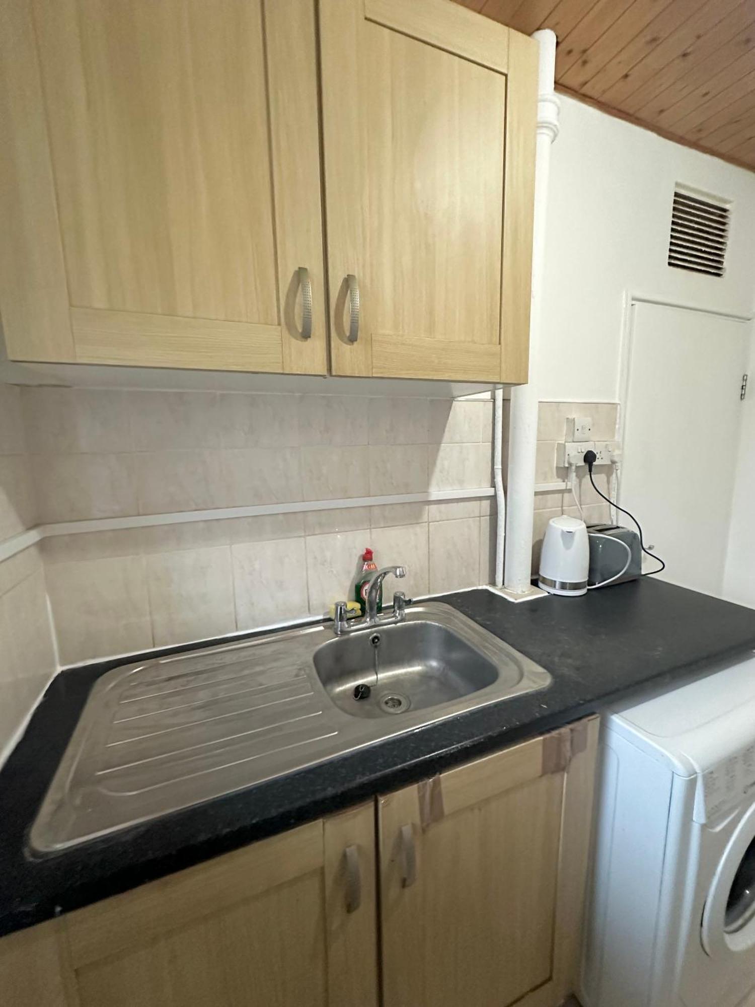 1 Bedroom Flat In Whitechapel, Londyn Zewnętrze zdjęcie