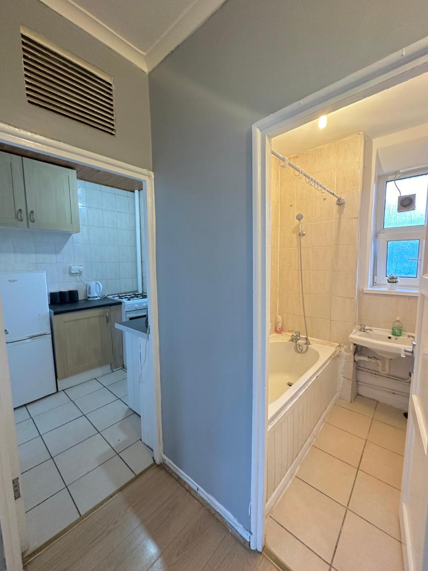 1 Bedroom Flat In Whitechapel, Londyn Zewnętrze zdjęcie